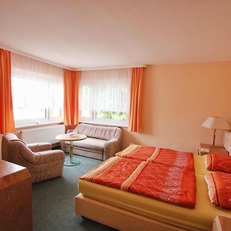 Pension " Zu Den Linden" Trin Trinwillershagen Extérieur photo