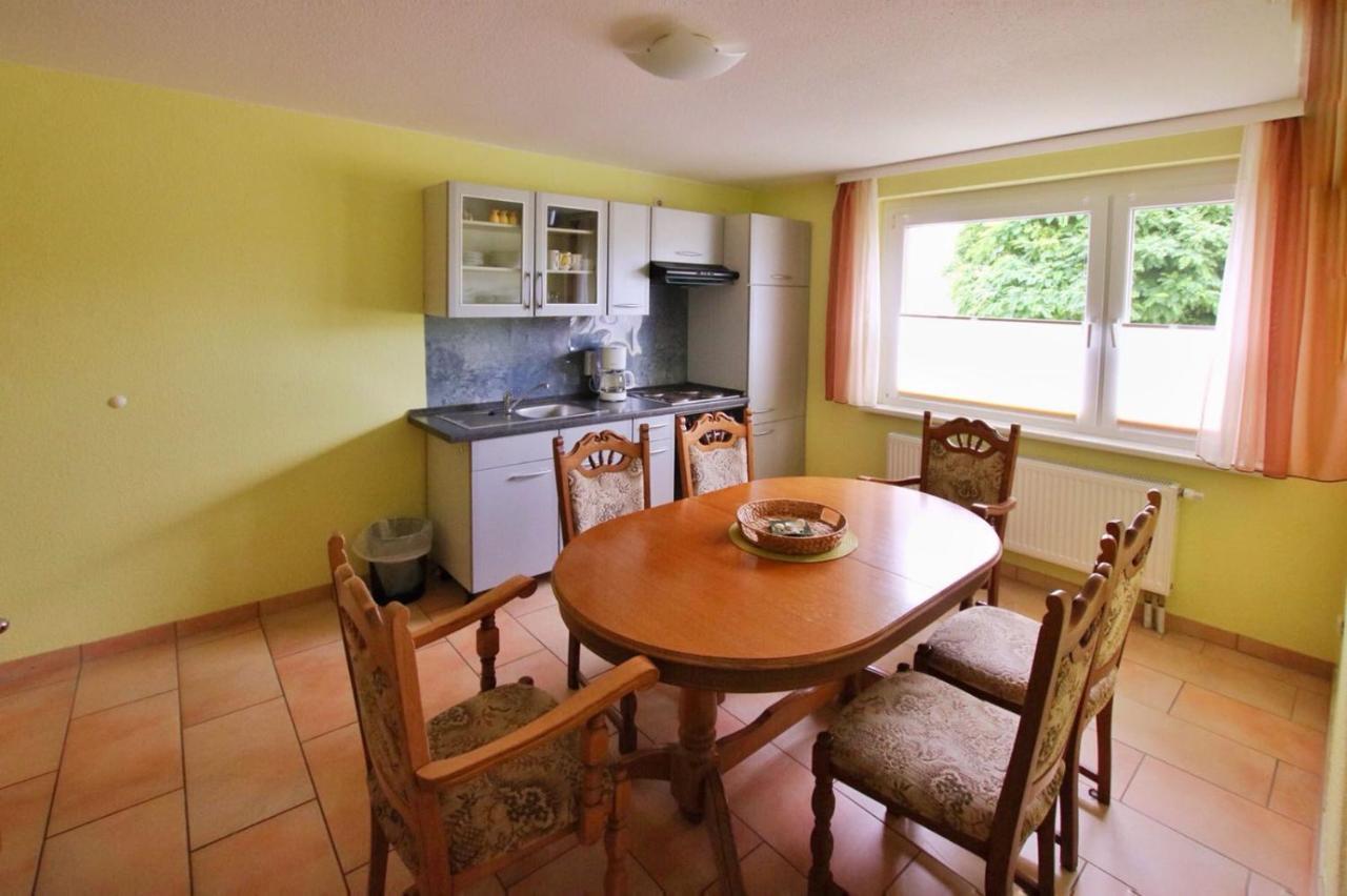 Pension " Zu Den Linden" Trin Trinwillershagen Extérieur photo