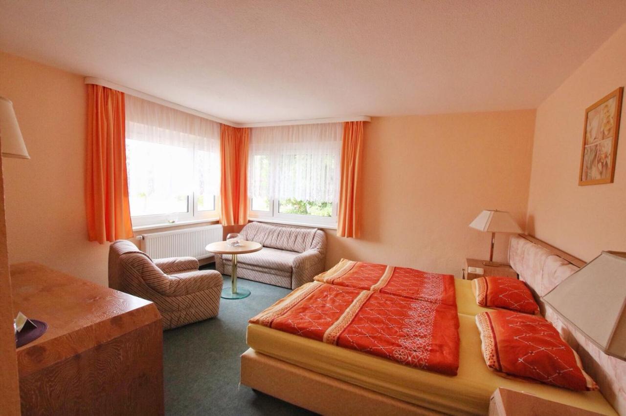 Pension " Zu Den Linden" Trin Trinwillershagen Extérieur photo