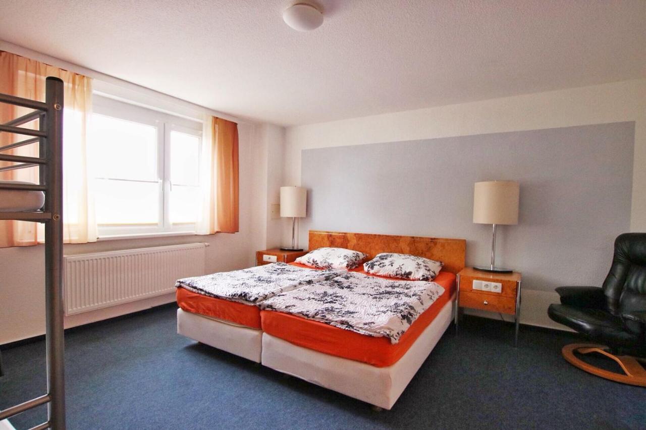 Pension " Zu Den Linden" Trin Trinwillershagen Extérieur photo